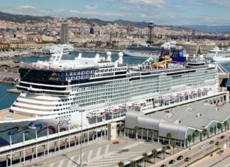 ERC quiere triplicar la tasa turística a los cruceristas de paso por Barcelona y elevarla hasta los 24 euros Un crucero atracado en la Terminal A del Puerto de Barcelona, principal punto de llegada de cruceristas a la capital catalana.