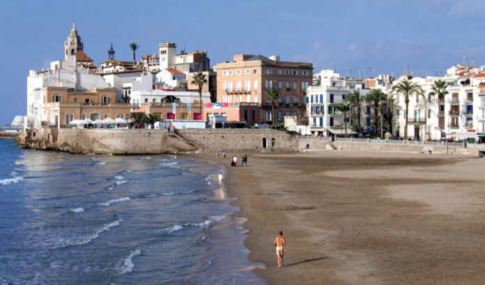 la playa de Sant Sebastià, en Sitges