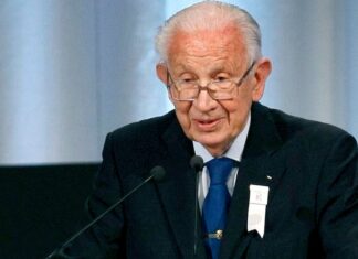 Sirera propone que la Avenida del Estadi en Montjuïc pase a llamarse Joan Antoni Samaranch Joan Antoni Samaranch durante una intervención pública como presidente del Comité Olímpico Internacional.