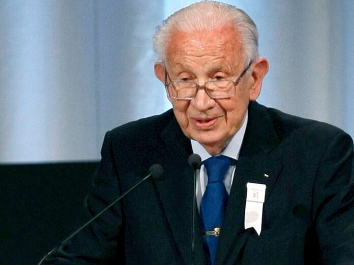 Joan Antoni Samaranch durante una intervención pública como presidente del Comité Olímpico Internacional.
