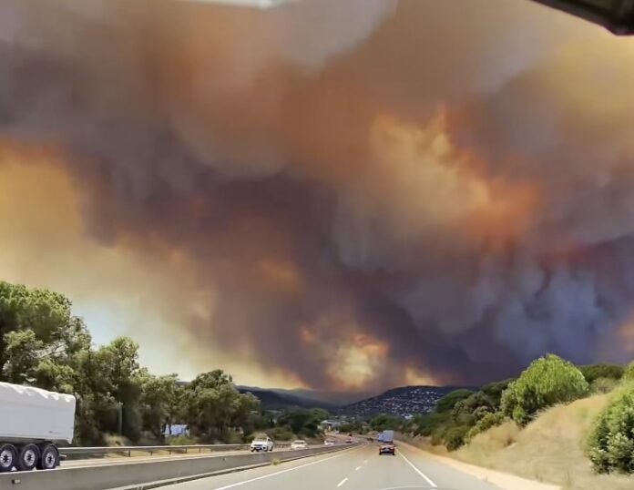 El incendio de La Bisbal d'Empordà ha calcinado ya 1.280 hectáreas.