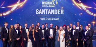 Representantes de Banco Santander recogen el premio al Mejor Banco del Mundo en los Euromoney Awards for Excellence 2026.
