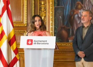 La comisionada de Uso Social del Catalán, Marta Salicrú, durante la presentación del balance de las políticas lingüísticas del Ayuntamiento de Barcelona.