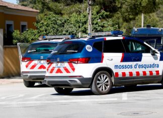 Los Mossos disparan contra un conductor multirreincidente en L’Hospitalet Los Mossos d’Esquadra