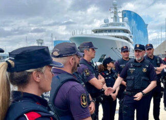 ERC reclama reforzar la seguridad del Puerto de Barcelona para frenar la entrada de cocaína Agentes de la Guardia Civil, Mossos d'Esquadra y otros cuerpos policiales durante un operativo de seguridad en el Puerto de Barcelona.
