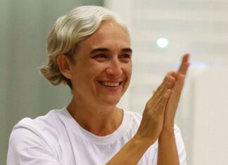 Ada Colau se ofrece para volver a la política como número dos del nuevo Frente Amplio