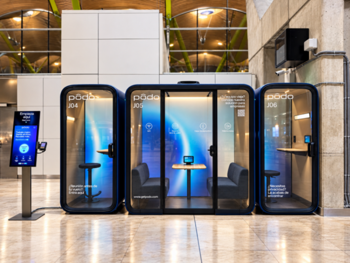 Pôdo ha instalado un total de seis cabinas en la zona de embarque de la T4, distribuidas en dos bloques de tres unidades