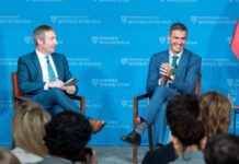 Las preguntas de los estudiantes de Harvard a Sánchez que incendian las redes en España Pedro Sánchez durante un acto con estudiantes en la Universidad de Harvard