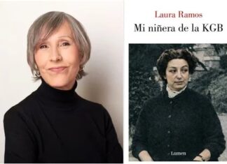 Laura Ramos junto a la portada del libro 'Mi niñera de la KGB'.