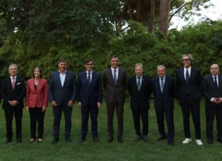 Sánchez aborda con el G8 empresarial catalán la financiación, las infraestructuras y la vivienda