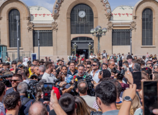 Abascal lleva la crisis de Ceuta a Cataluña y carga contra Vivas por pactar con socialistas e «islamistas» Santiago Abascal en Tarragona.