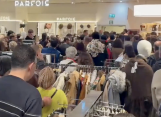 El Corte Inglés de Plaza Catalunya cierra las persianas por incidentes violentos de un grupo de manifestantes